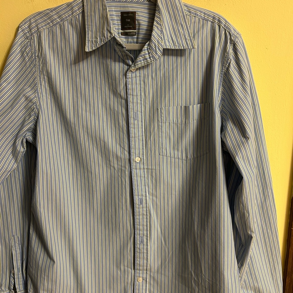 GAP Men's Light Blue Pinstripe Button Down Shirt